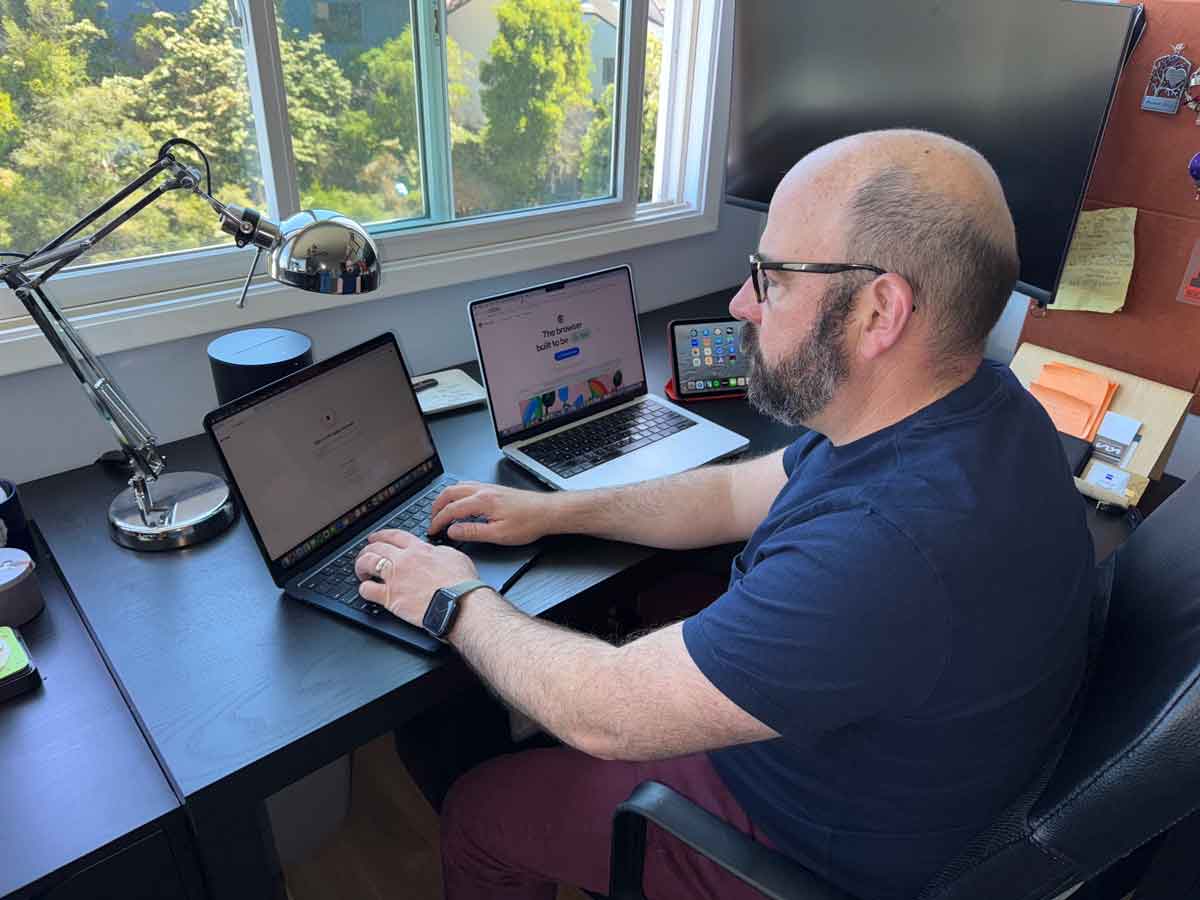 chris working on macs